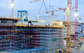 Schwebende Stahlkonstruktion der Unger Steel Group für das LLC des WU Campus.